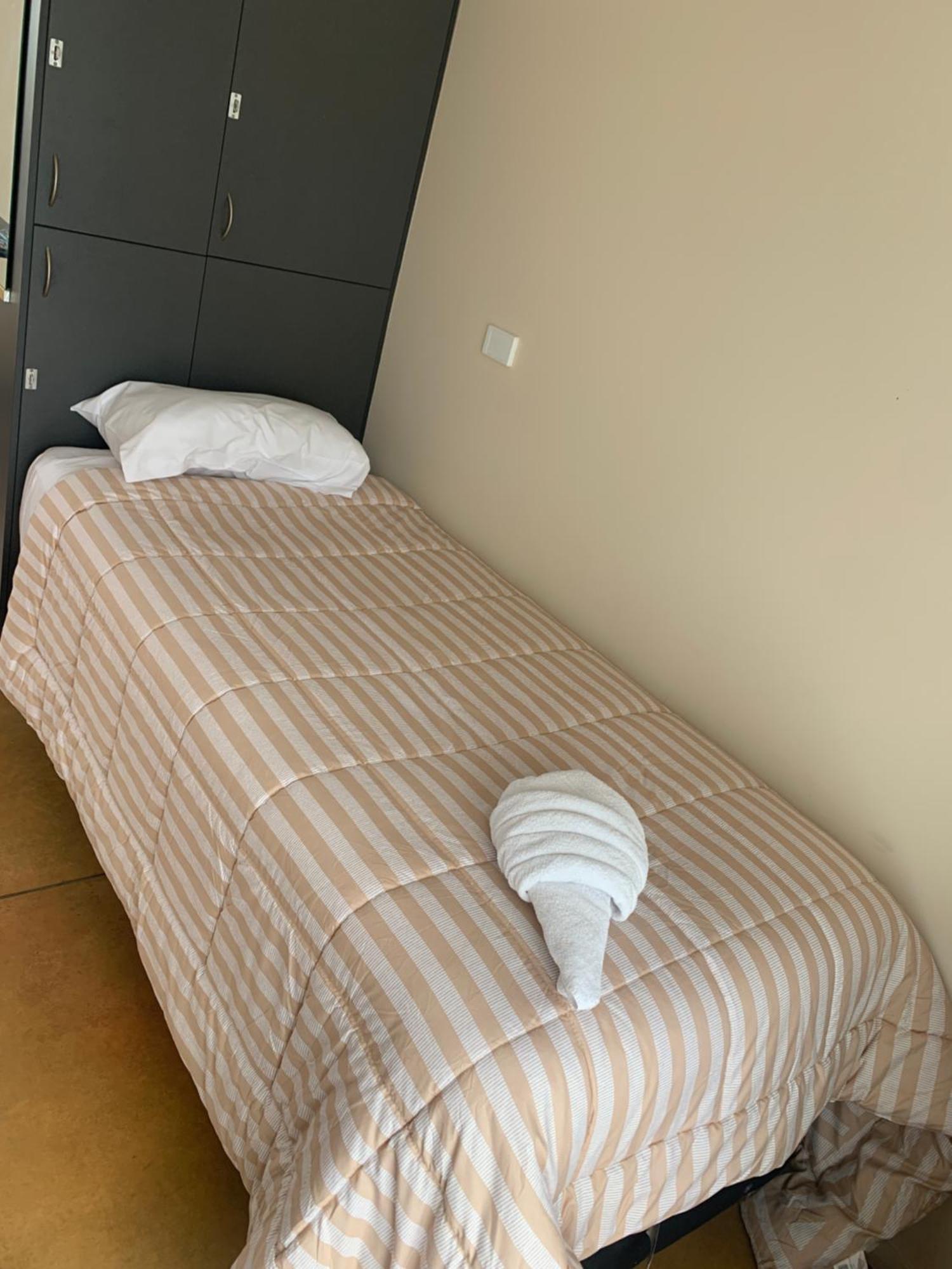 Beachcomber Lodge & Backpacker Каитаиа Экстерьер фото
